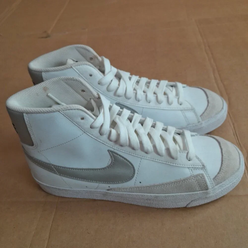 Nike Women’s Blazer Mid 77 White Basketball Lace up Shoes Sneakers Size 7